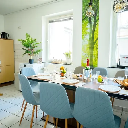 The Big Muenster Fuer Bis Zu 12, Whirlpool, Sauna, Zentral, Tischfussball, Balkon, Gasgrill Ulm