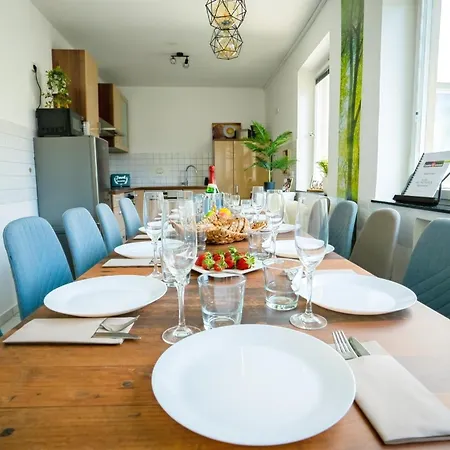 Apartament The Big Muenster Fuer Bis Zu 12, Whirlpool, Sauna, Zentral, Tischfussball, Balkon, Gasgrill Ulm