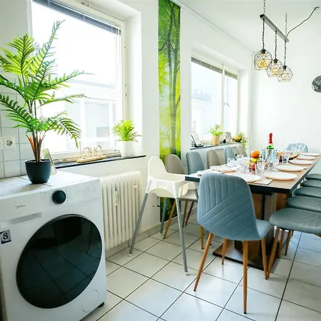 The Big Muenster Fuer Bis Zu 12, Whirlpool, Sauna, Zentral, Tischfussball, Balkon, Gasgrill アパート ウルム