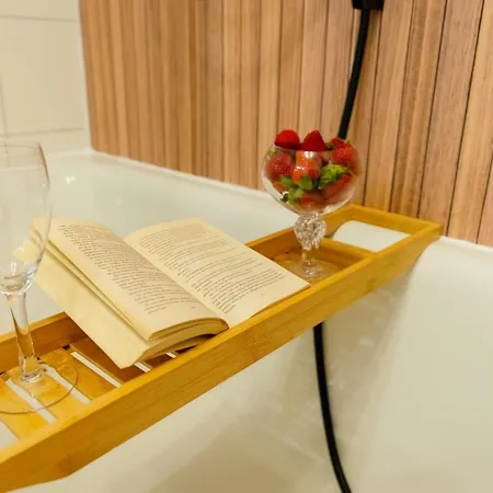 Apartament The Big Muenster Fuer Bis Zu 12, Whirlpool, Sauna, Zentral, Tischfussball, Balkon, Gasgrill Ulm